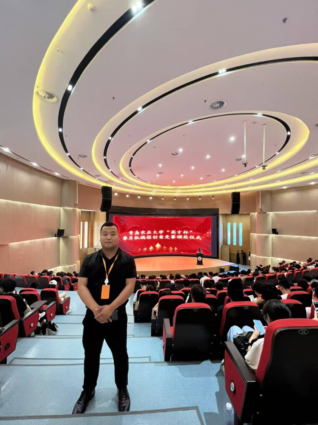 优秀校友董济华.jpg