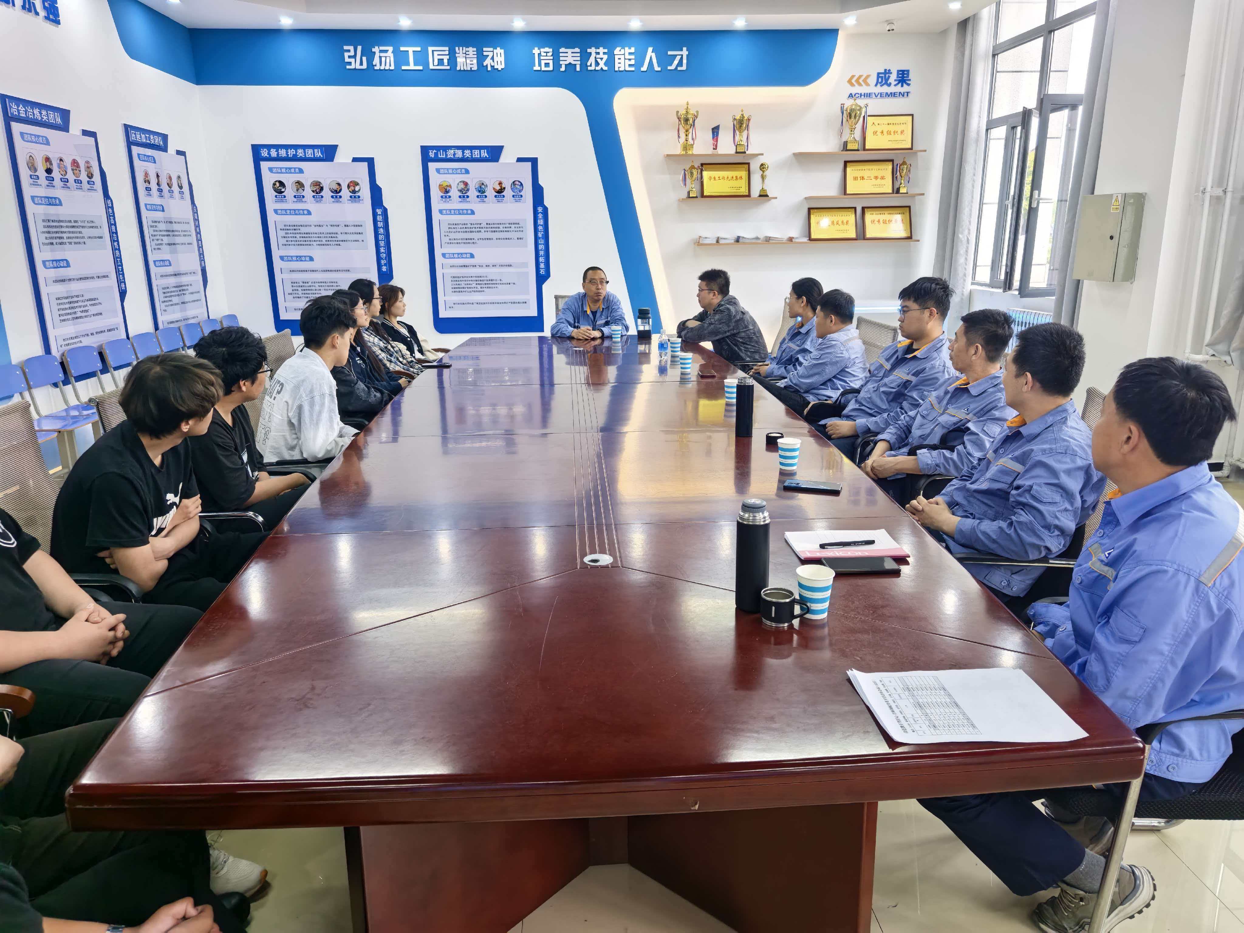 b56c776175c9d9b6b369653d8b35e7e4.jpg